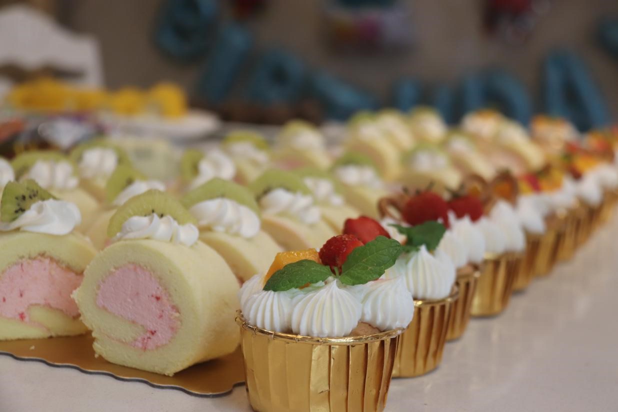 集体员工生日会,鑫赞与你共成长